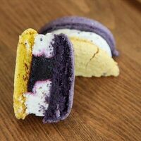 Макарон Мак-Лимон-Черника в Obakery