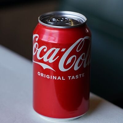 Напиток газированный Coca-Cola в Итальянцы и вино по цене 330 ₽