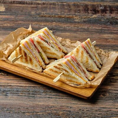 Сэндвич Клаб в BARak O’Mama по цене 450 ₽