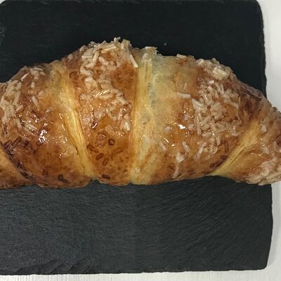 Круассан с лимоном в Кофе в кубе по цене 210 ₽