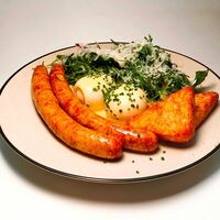 Карривурст, хашбраун, яйца всмятку в I’m Thankful for Today