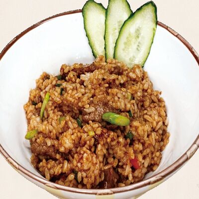 Жареный рис с говядиной в Золотая панда по цене 948 ₽