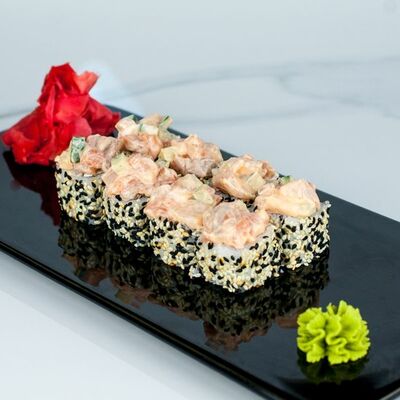 Ролл с креветкой и лососем в Сушимания по цене 465 ₽