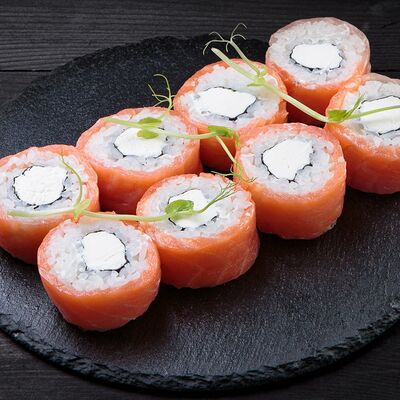 Филадельфия премиум в Sushi n roll по цене 1222 ₽