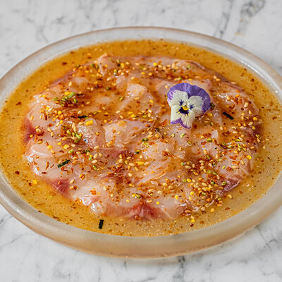 Крудо из сибаса с соком каффирского лайма в Dragon по цене 1150 ₽