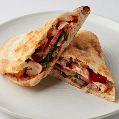 Куриное филе в багете в Щербет по цене 558 ₽