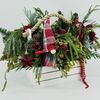 Хвойная зимняя композиция в деревянном ящике с гномиком в Дарите красиво по цене 9490