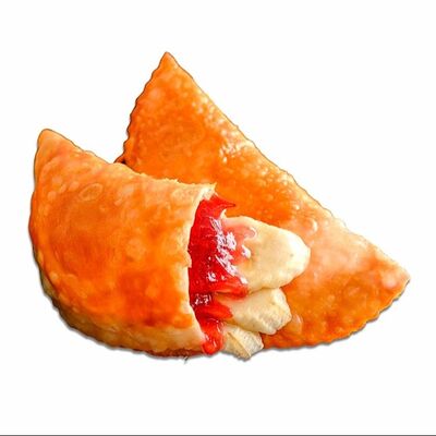 Чебурек с клубникой и бананом в ЧебурекМи по цене 360 ₽