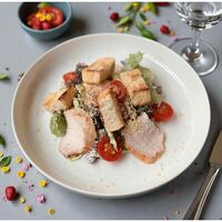 Цезарь с курицей в классическом соусе в В Питере пить