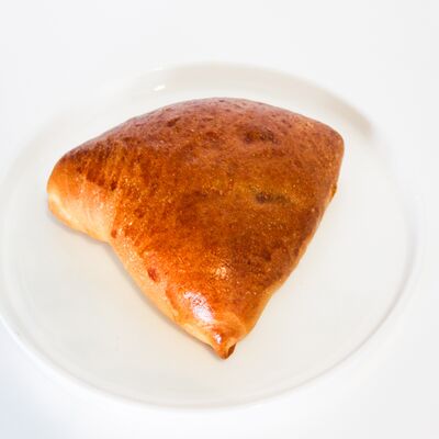 Пирожок с мясом в Тутуже по цене 75 ₽