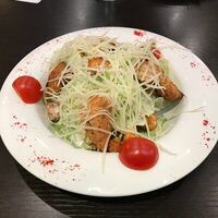 Салат Цезарь с курицей в Хинкальная на Арме