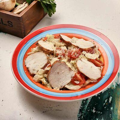 Салат Цезарь в Panificio по цене 390 ₽