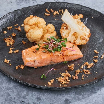 Филе форели с цветной капустой и сливочным соусом с укропом в Belochka по цене 1180 ₽