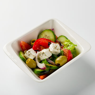 Фета со свежими овощами и оливками (Греко салат) в Му-Му по цене 300 ₽