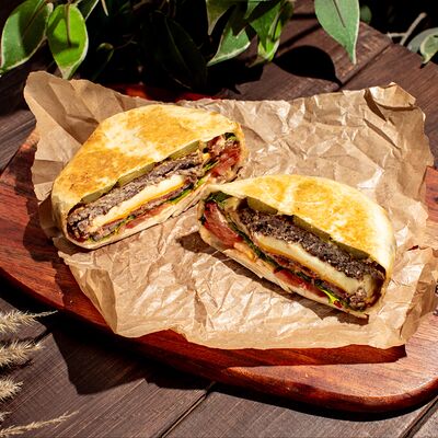 Бургер в Тортилье GREEN в Грин по цене 590 ₽