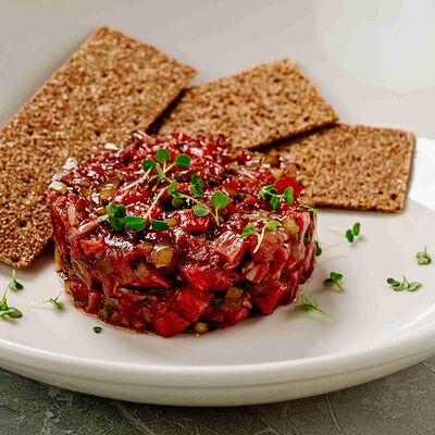 Тартар из говядиныв Крем кафе по цене 820 ₽