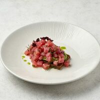 Тартар из тунца с гуакамоле с соусом лайм в Mircuccio
