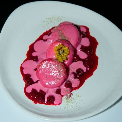 Сырники с вишневым конфи в Libido по цене 850 ₽