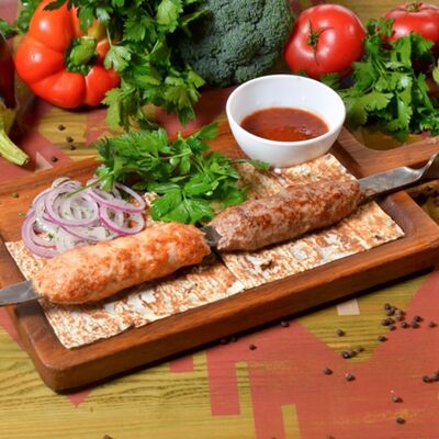 Люля-кебаб из телятины и баранины в АйДаБаран по цене 850 ₽