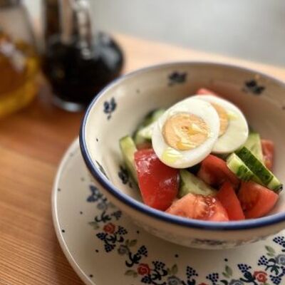 Салат овощной с масломв Сыроварня по цене 390 ₽