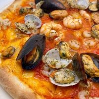 Пицца Da Claudio c морепродуктами в Ristorante Da Claudio