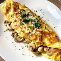 Омлет с курицей и грибами в Лакмус