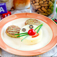 Котлетки куриные с пюре в MANANA