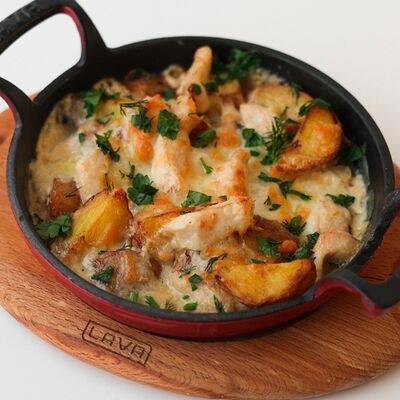 Скоблянка с курицейв Блиныпицца по цене 590 ₽