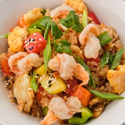 Рис с морепродуктами и овощами в соусе в Tasty thai по цене 590 ₽