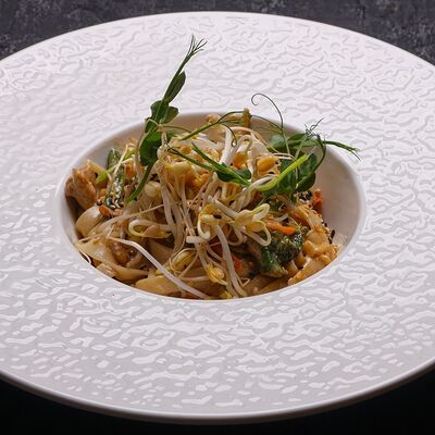 Вок со свининой в Kitchen lab по цене 560 ₽