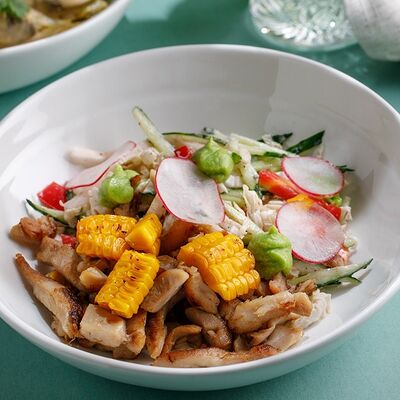 Фермерский салат с цыпленком на гриле в Кукумбер по цене 690