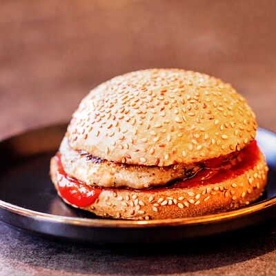 Бургер детский с куриной котлетойв Swede по цене 460 ₽