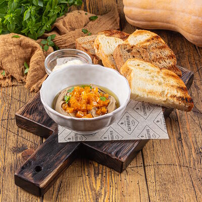 Паштет из куриной печени с тыквенным конфитюром в Сыроварня по цене 490