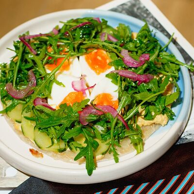 Лепешка роти с домашним хумусом из нута в Mola Mola по цене 730 ₽