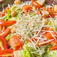 Салат Цезарь с форелью в Cheddar Pizza