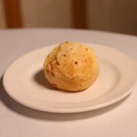 Булочка сырная в Опера