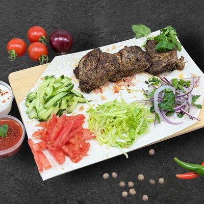 Шашлык из филе телятины в Донар на мангале по цене 690 ₽