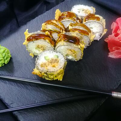 Горячий ролл Мумия в Sushiko по цене 739 ₽
