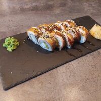 Ролл Филадельфия с Угрём в Atomic pizza