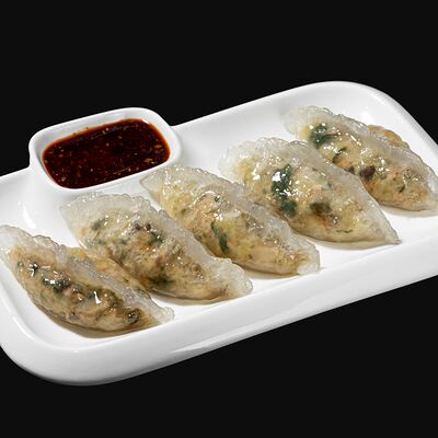 Крахмальные цзяо со шпинатом и грибами шиитаке на свино-говяжьем фарше (5 шт.) в Pi Am Перчик по цене 800 ₽