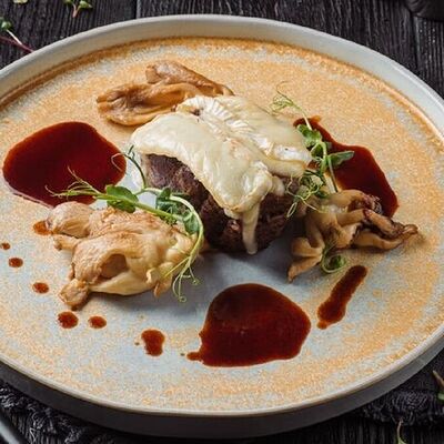 Стейк с лисичками в Маймун по цене 1850