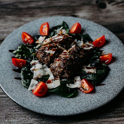 Фаршированные рулетики из телятины в Gioffre по цене 1056 ₽