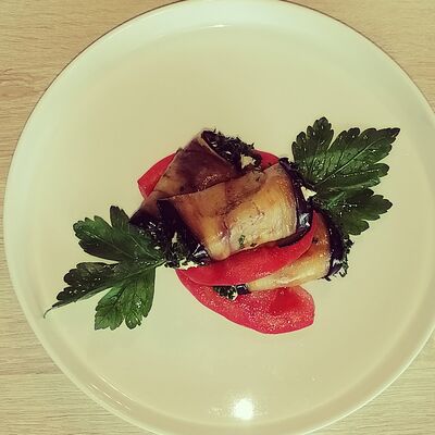 Рулетики из баклажан с сыром и чесноком в Вкусное место по цене 200 ₽