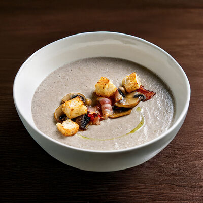 Крем-суп из грибов с жареным беконом в Арт бульвар по цене 430 ₽