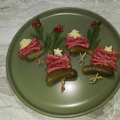 Канапе новогоднее в Территория еды 59 по цене 395 ₽