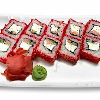 Ролл Калифорния с лососем на гриле в SUSHI TESTO