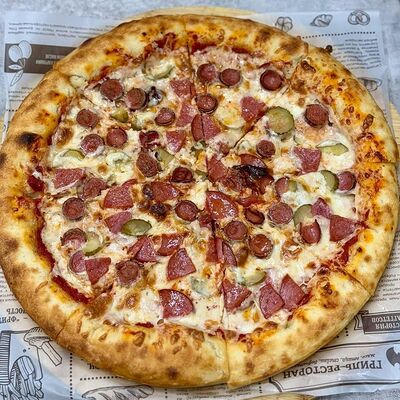 Пицца Охотничья в Бистро 24 на Шамиля по цене 360 ₽