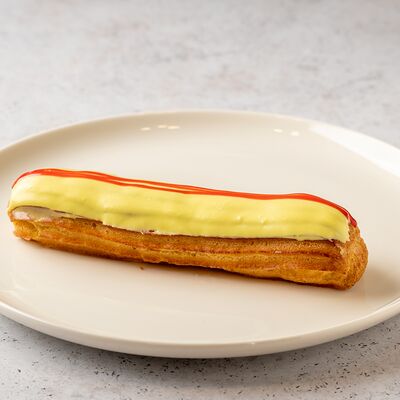 Эклер Банановый в Кофейня Пенка по цене 290 ₽