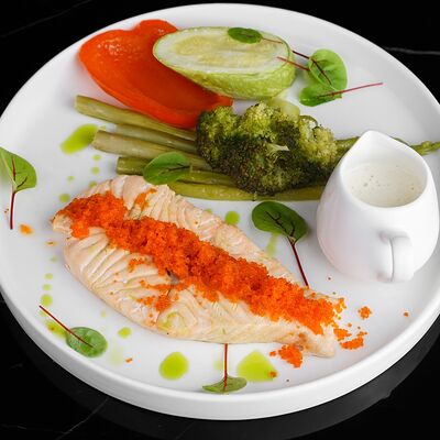 Семга на пару с овощами в Nest по цене 1400 ₽