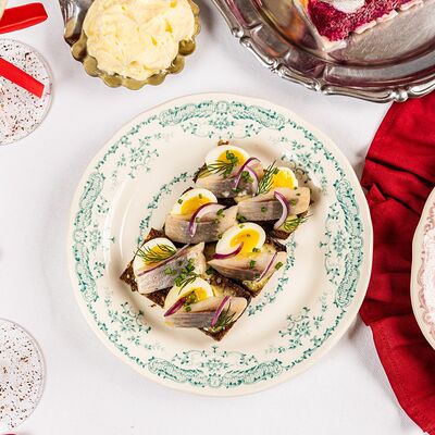 Брускетта с сельдью в АндерСон по цене 440 ₽